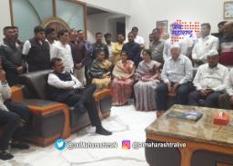 फडणवीस रात्री उशिरा जगताप कुटुंबियांच्या भेटीला