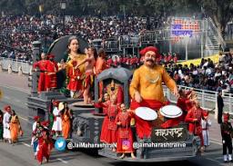 महाराष्ट्रातल्या चित्ररथावर साडेतीन शक्तीपिठाचं दर्शन