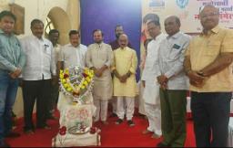 नाट्यसंमेलनापूर्वी पाठक सरांची कार्यशाळा
