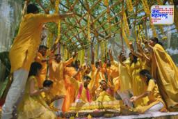 Haldi Ceremony: लग्नापूर्वी वधू-वरांना हळद का लावली जाते? जाणून घ्या