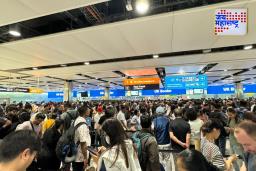 Europe Airport Cyber Attack : यूके-बेल्जियमसह अनेक देशांमध्ये विमानतळ यंत्रणा ठप्प, हजारो प्रवासी अडकले