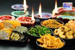 Overeating In Diwali :  या दिवाळीत जास्त खाणे टाळा; मिठाई आणि स्नॅक्सची इच्छा कमी करण्यासाठी काही सोप्या टिप्स
