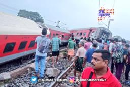 हावडा- सीएसएमटी एक्सप्रेस रूळावरून घसरल्याने अपघात