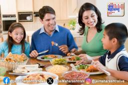 या दिशेला तोंड करून जेवल्यास होऊ शकतो वास्तुदोष, जाणून घ्या योग्य दिशा