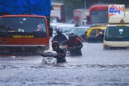 Maharashtra Weather Updates : सावधान! 24 तासांत महाराष्ट्रात मुसळधार पावसाची शक्यता ; ‘या’ 10 जिल्ह्यांना रेड अलर्ट