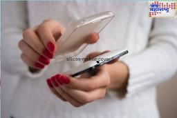 Mobile Phone Care : ट्रान्सपरंट असलेलं मोबाईल कव्हर पिवळं पडलंय? ‘या’ उपायांनी होईल एकदम नव्यासारखं चकचकीत!