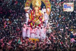 Lalbaugcha Raja Visarjan 2025: राजाच्या विसर्जन मिरवणुकीत चोरांचा डल्ला; भामट्यांनी 100 हून अधिक मोबाईल, सोनसाखळ्या चोरल्या