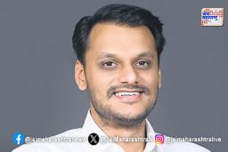 युगेंद्र पवारांनी मतदान कक्षात वापरला मोबाईल