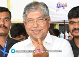 बजावला मतदानाचा हक्क