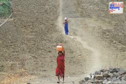 पैठणमध्ये पाण्यासाठी नागरिकांची वणवण:फक्त मतांसाठी येऊ नका, पाणीटंचाई दूर करा; सरकारला नागरिकांचा सवाल