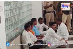 मंत्रालयात आदिवासी आमदारांचे आंदोलन