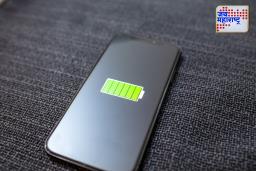 Charging Tips:  सावधान! मोबाईल नेहमी 100 टक्के चार्ज करता? या सवयीमुळे होऊ शकते मोठे नुकसान