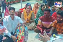 यशोमती ठाकूर यांचं बंजारा समाजासोबत  धुलिवंदन