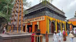 तुकोबा इनामदार वाड्यात विसावले