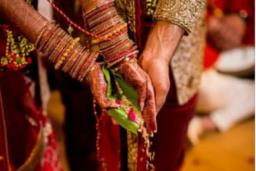 Viral News : नवरदेवाने स्वत:च्या लग्नात ‘या’ गाण्यावर केलं नृत्य; मुलीच्या वडिलांनी लग्नच मोडलं!