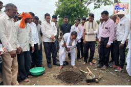 जनुना गावाच्या रस्त्याचा प्रश्न अखेर मार्गी; 75 वर्षांनंतर आदिवासी गावाला मिळणार पक्का रस्ता