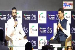 Devendra Fadnavis : देवेंद्र फडणवीसांनी अक्षय कुमारला दिली पोलिसांच्या ‘बूट डिझाईन’ची जबाबदारी; अॅक्शन हिरोने याकडे वेधलं लक्ष