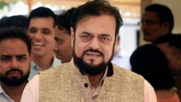 अबू आझमींच्या घरावर आयकर विभागाची धाड
