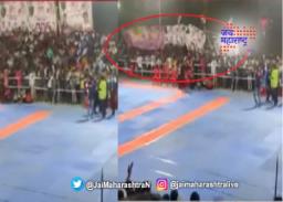प्रेक्षक गॅलरी कोसळून चौघे जखमी