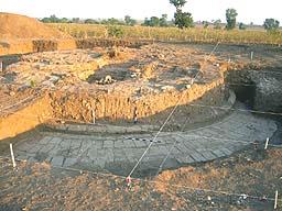 5000 पूर्वीचा मौर्यकालीन स्तूप वाचवण्यासाठी बौद्धबांधवांचं संमेलन