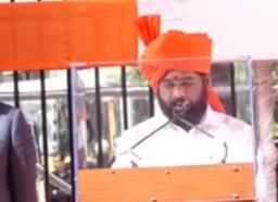 मुख्यमंत्री शिंदेंच्या हस्ते मंत्रालयात ध्वजारोहण