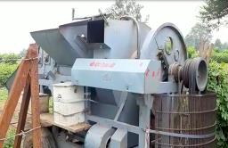 थ्रेसरमध्ये अडकून तरुणाचा मृत्यू
