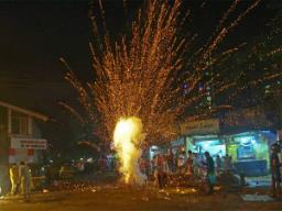 दिवाळीत फटाक्यांवर निर्बंध घालण्याची मागणी-राजेश टोपे
