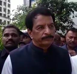 ‘माझी कंट्रोल रूम सुरू, चोराला पकडणार’, प्रदीप शर्मा यांच्या इशाऱ्याने खळबळ