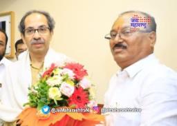 ठाकरे गटाच्या जिल्हाध्यक्षावर गुन्हा दाखल