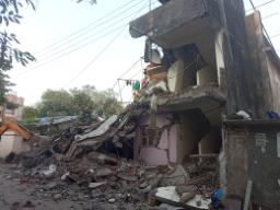 डोंबिवलीत इमारत कोसळली
