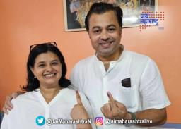 बजावला मतदानाचा हक्क