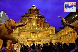 Kolkata Durga Puja 2025: कोलकात्यात नक्की भेट द्यावेत असे खास पंडाल