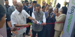 पवार आणि अदानींमध्ये प्रदीर्घ चर्चा