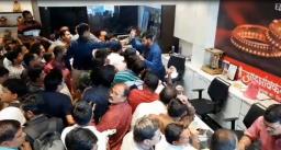 नाशिकच्या अडगावकर सराफाच्या दुकानात हजारो गुंतवणूकदारांचा गोंधळ