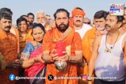 Eknath Shinde Shahi Snan: शिंदेंचे आमदार खासदारांसोबत पवित्र स्नान