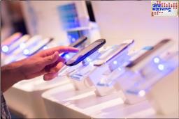 Smartphone Export : भारतातून 1.55 लाख कोटींच्या स्मार्टफोन्सची निर्यात; 10 महिन्यांच्या आत 140 टक्क्यांनी वाढ