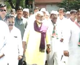 छगन भुजबळ यांचं युतीच्या निर्मला गावित यांना ‘ऑल द बेस्ट’!