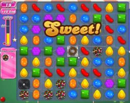 शेतकऱ्यांची थट्टा, SMS कर्जमुक्तीचा, लिंक Candy Crush ची