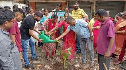 वसईत ‘आईचे झाड’ वृक्षारोपण