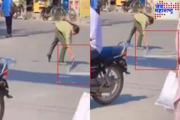 VIDEO: निषेधासाठी रस्त्यावर लावलेला पाकिस्तानी झेंडा काढण्याचा मुस्लीम विद्यार्थिनीचा प्रयत्न; शाळेतून हकालपट्टी
