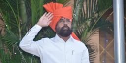 मुख्यमंत्र्यांच्या निवासस्थानी तिरंग्यास मानवंदना
