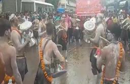 नाशिकमध्ये गणेश विसर्जनासाठी डमरू वादन