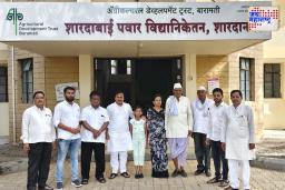 लातूरच्या अपूर्वाचे आ. रोहित पवारांनी स्वीकारले पालकत्व : शारदाबाई पवार शाळेत प्रवेश