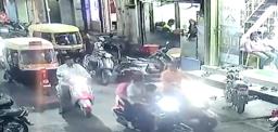 कोल्हापूरमध्ये सार्वजनिक ठिकाणी शिंकणं पडलं महागात