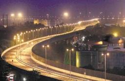 पूर्व मुक्त मार्गाला माजी मुख्यमंत्र्यांचे नाव