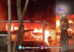 गोरेगावमधील इमारतीच्या वाहनतळात अग्नितांडव