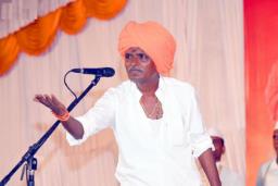 इंदुरीकर महाराजांकडून आता शिक्षकांची खिल्ली, शिक्षक संघटना नाराज