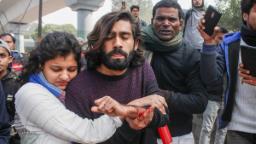 जामिया मिलिया इस्लामिया विद्यापीठानजीक गोळीबार, विद्यार्थी जखमी