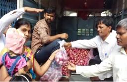 अवघ्या 80 पैशांमध्ये एक किलो कांदा