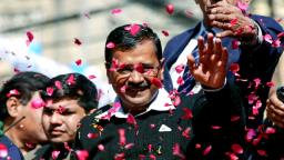 केजरीवाल आणि Valentine’s Day चं हटके ‘प्रेम’!